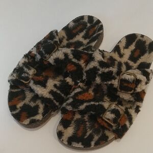 Fuzzy Animal Print Buckle Slippers
